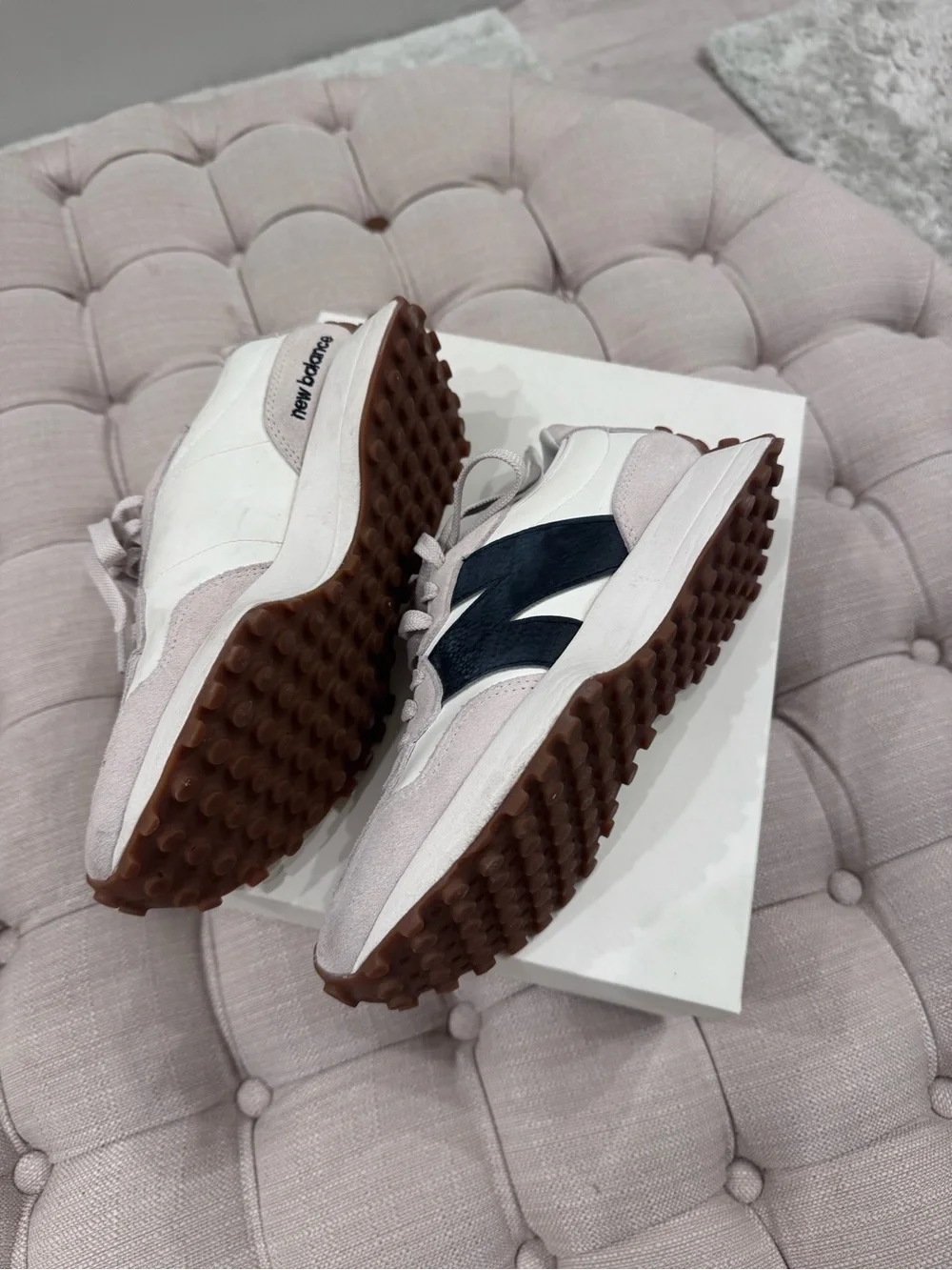 New Balance 327 Women's Sneakers in White & Navy
